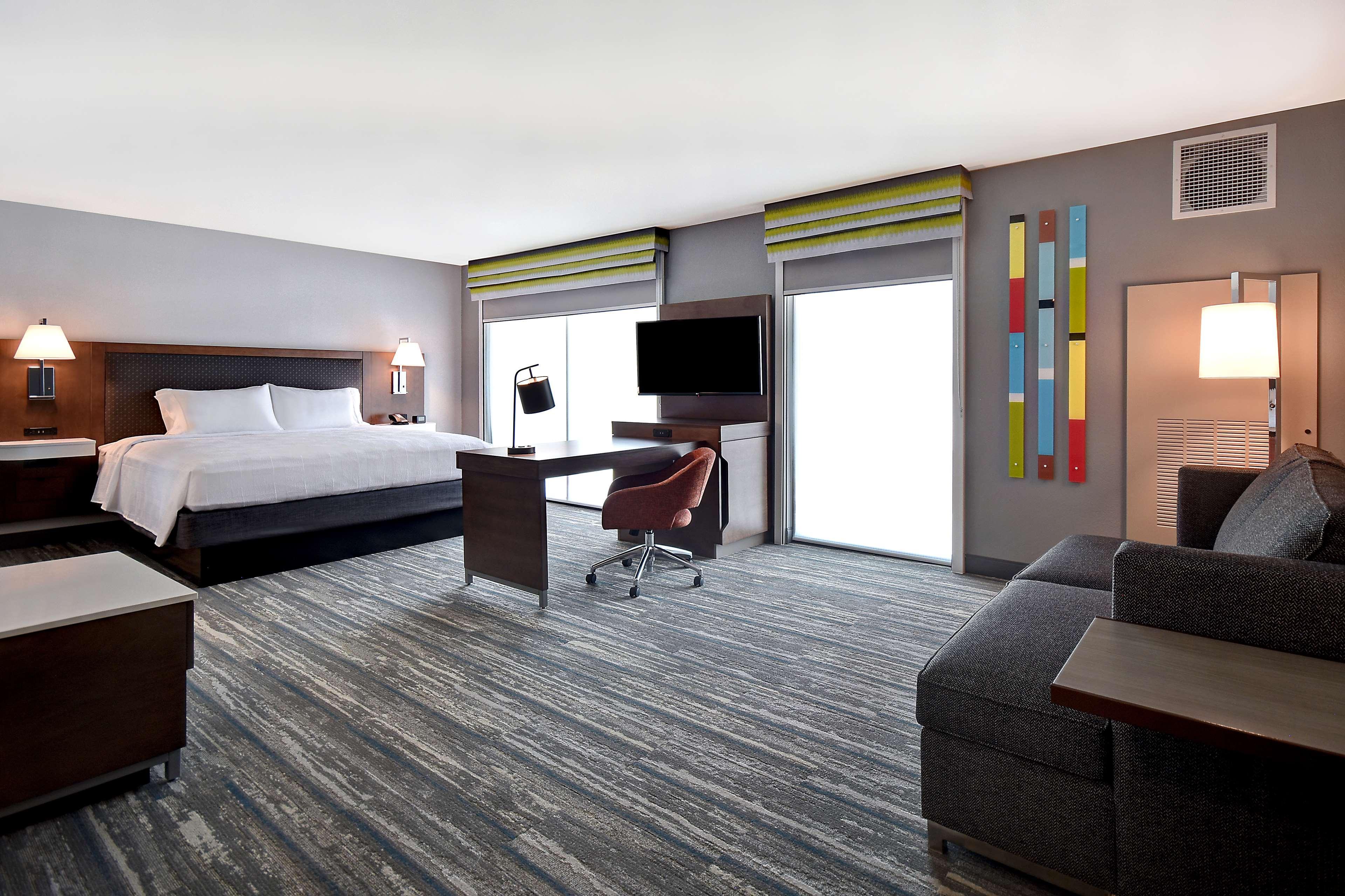 Hampton Inn & Suites Las Vegas Convention Center - No Resort Fee Экстерьер фото