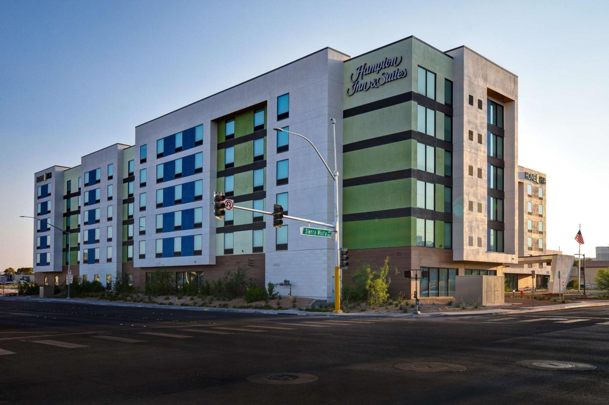 Hampton Inn & Suites Las Vegas Convention Center - No Resort Fee Экстерьер фото