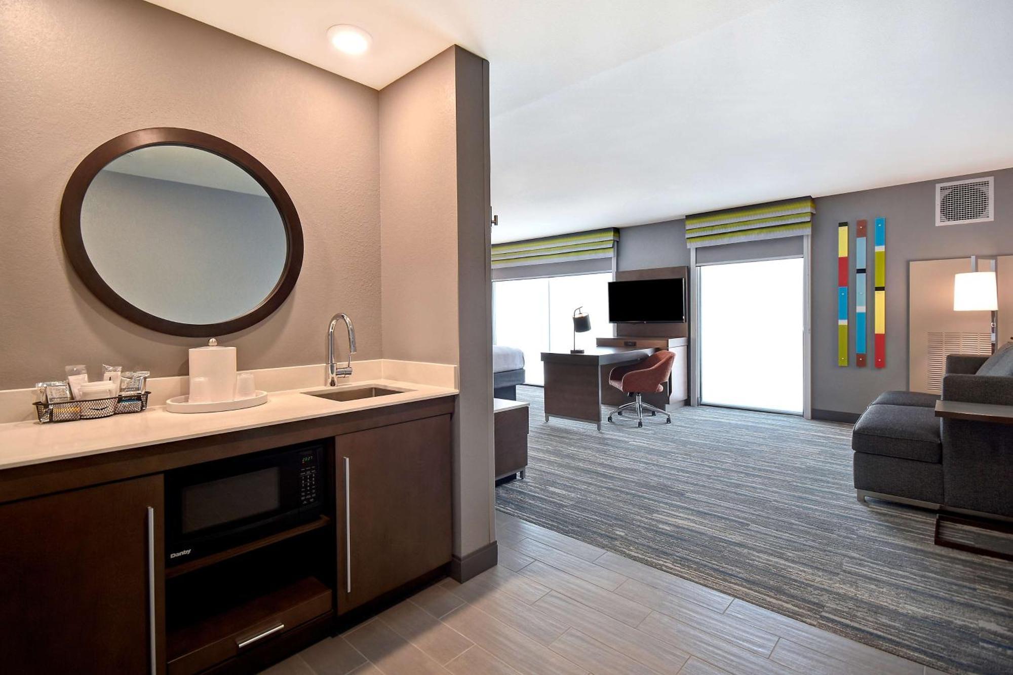 Hampton Inn & Suites Las Vegas Convention Center - No Resort Fee Экстерьер фото