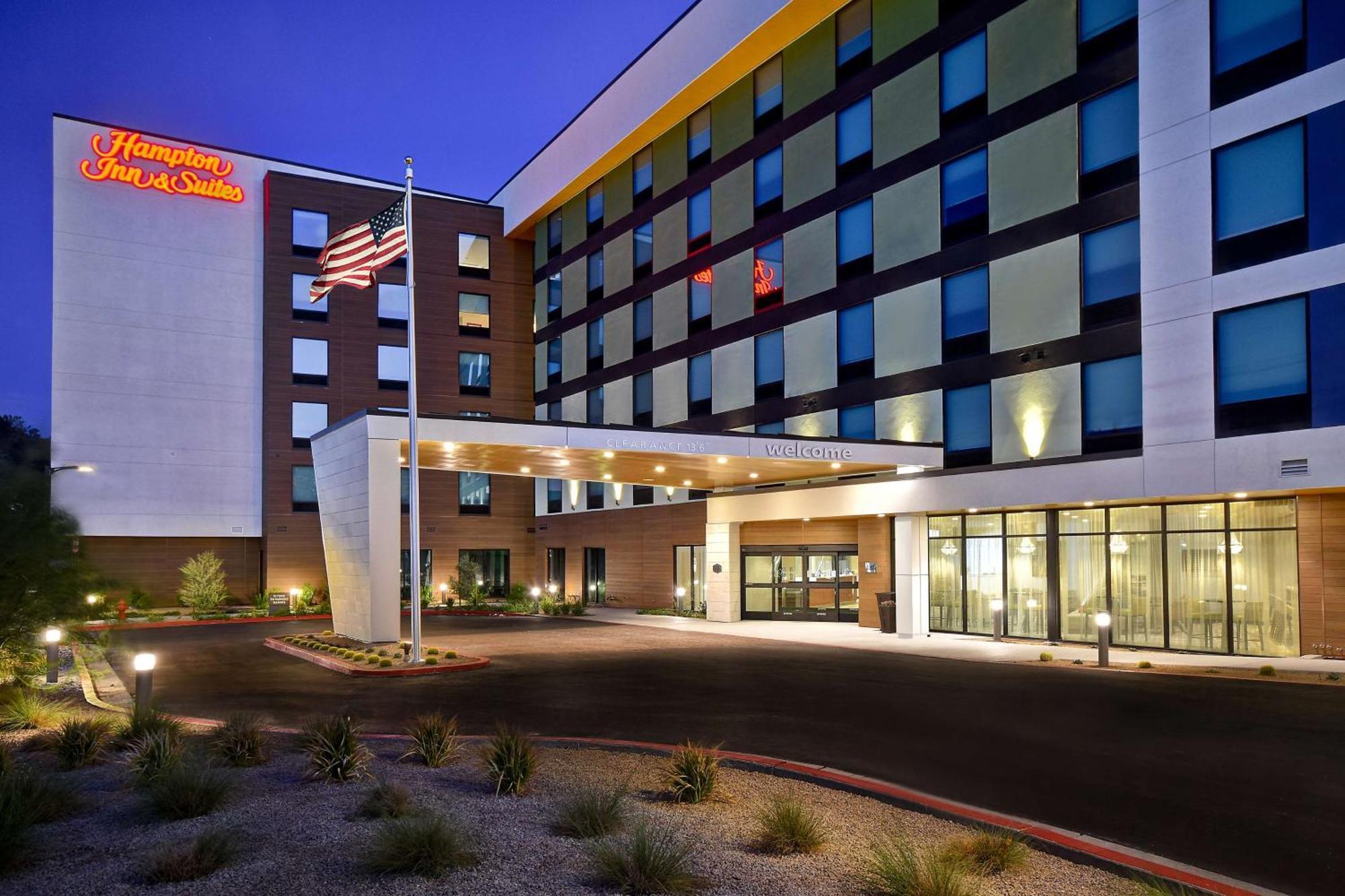 Hampton Inn & Suites Las Vegas Convention Center - No Resort Fee Экстерьер фото
