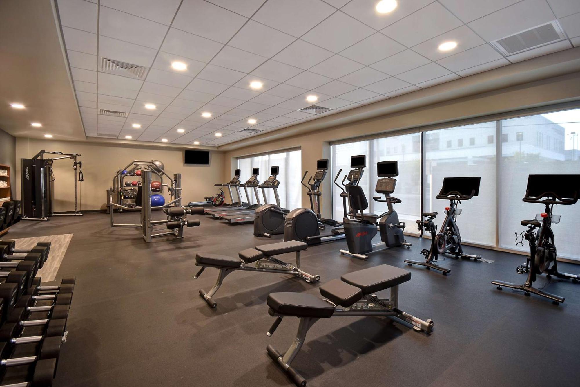 Hampton Inn & Suites Las Vegas Convention Center - No Resort Fee Экстерьер фото