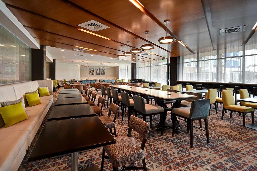 Hampton Inn & Suites Las Vegas Convention Center - No Resort Fee Ресторан фото
