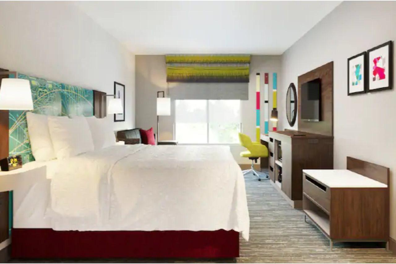 Hampton Inn & Suites Las Vegas Convention Center - No Resort Fee Экстерьер фото
